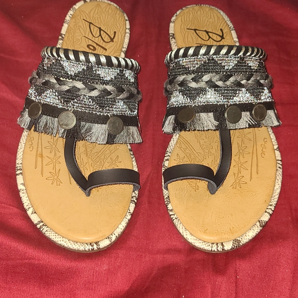 New blowfish sandals size 9